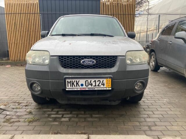 Серый Форд Маверик, объемом двигателя 2.3 л и пробегом 250 тыс. км за 3000 $, фото 2 на Automoto.ua