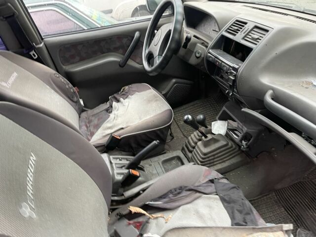 Зелений Форд Маверік, об'ємом двигуна 2.7 л та пробігом 235 тис. км за 1200 $, фото 5 на Automoto.ua