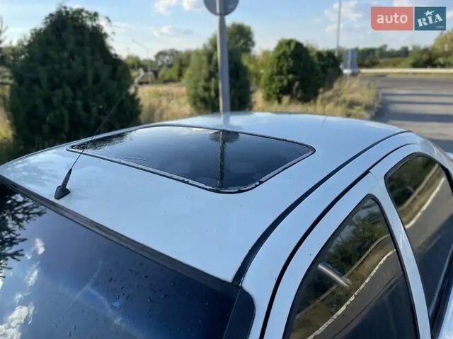 Белый Форд Мондео, объемом двигателя 1.8 л и пробегом 253 тыс. км за 1000 $, фото 2 на Automoto.ua