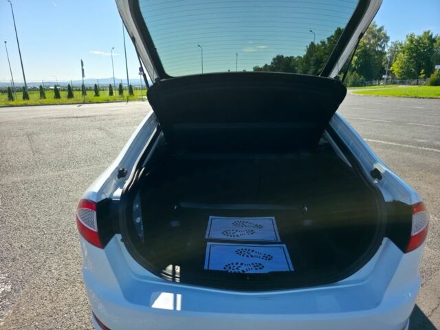 Білий Форд Мондео, об'ємом двигуна 1.8 л та пробігом 441 тис. км за 6200 $, фото 8 на Automoto.ua