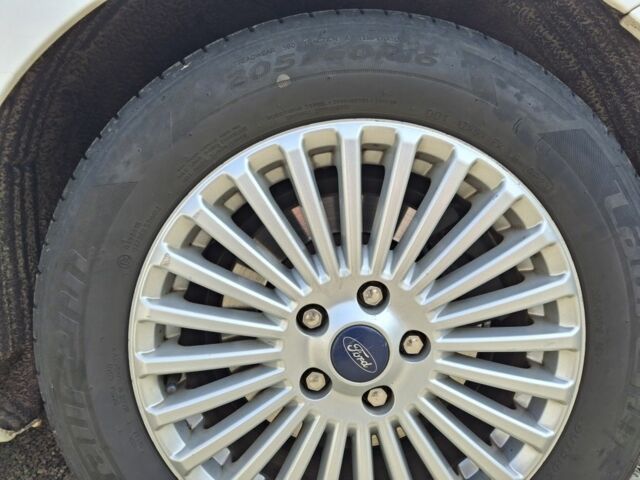 Білий Форд Мондео, об'ємом двигуна 1.6 л та пробігом 90 тис. км за 10000 $, фото 9 на Automoto.ua