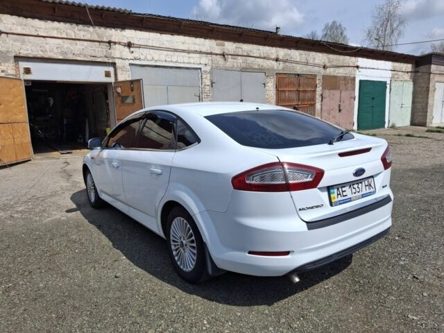 Білий Форд Мондео, об'ємом двигуна 1.6 л та пробігом 90 тис. км за 10000 $, фото 6 на Automoto.ua