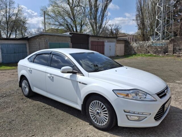 Білий Форд Мондео, об'ємом двигуна 1.6 л та пробігом 90 тис. км за 10000 $, фото 3 на Automoto.ua