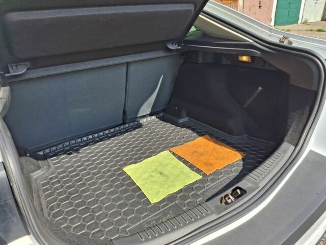 Білий Форд Мондео, об'ємом двигуна 1.6 л та пробігом 90 тис. км за 10000 $, фото 11 на Automoto.ua