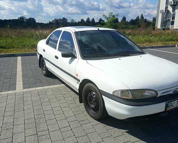 Белый Форд Мондео, объемом двигателя 1.6 л и пробегом 255 тыс. км за 1350 $, фото 8 на Automoto.ua