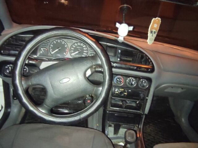 Белый Форд Мондео, объемом двигателя 0 л и пробегом 250 тыс. км за 1192 $, фото 6 на Automoto.ua