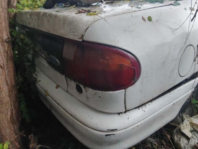 Форд Мондео 1994 в Козельце на Automoto.ua Белый Форд Мондео, объемом двигателя 0 л и пробегом 380 тыс. км за 400 $, фото 9 на Automoto.ua