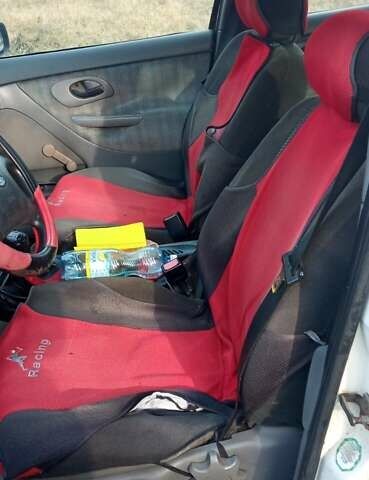 Белый Форд Мондео, объемом двигателя 1.6 л и пробегом 174 тыс. км за 1750 $, фото 2 на Automoto.ua