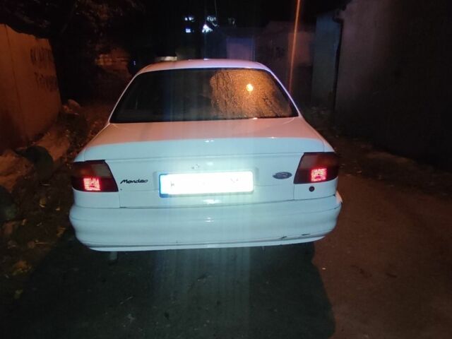 Белый Форд Мондео, объемом двигателя 0 л и пробегом 250 тыс. км за 1192 $, фото 3 на Automoto.ua