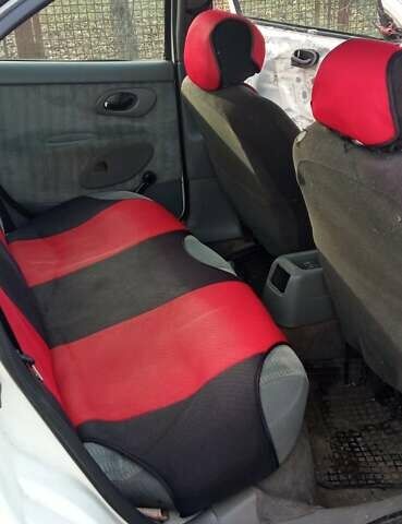 Белый Форд Мондео, объемом двигателя 1.6 л и пробегом 174 тыс. км за 1750 $, фото 9 на Automoto.ua