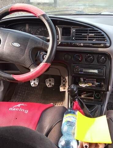 Белый Форд Мондео, объемом двигателя 1.6 л и пробегом 174 тыс. км за 1750 $, фото 3 на Automoto.ua