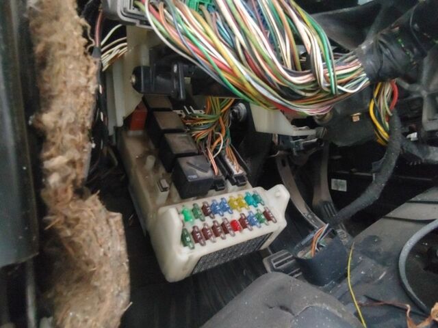 Форд Мондео 1994 в Козельце на Automoto.ua Белый Форд Мондео, объемом двигателя 0 л и пробегом 380 тыс. км за 400 $, фото 21 на Automoto.ua