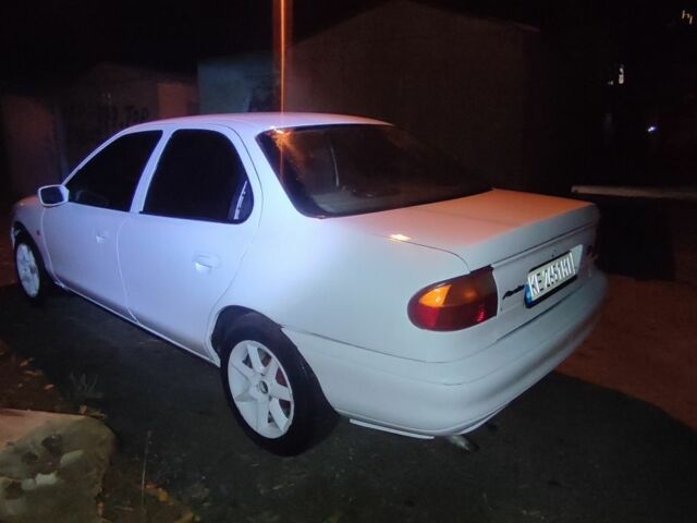 Белый Форд Мондео, объемом двигателя 0 л и пробегом 250 тыс. км за 1192 $, фото 4 на Automoto.ua