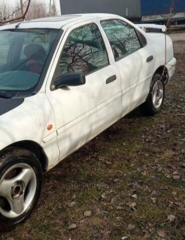 Белый Форд Мондео, объемом двигателя 1.6 л и пробегом 174 тыс. км за 1750 $, фото 6 на Automoto.ua