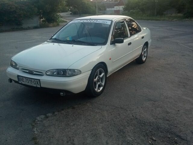 Белый Форд Мондео, объемом двигателя 2 л и пробегом 378 тыс. км за 1700 $, фото 7 на Automoto.ua