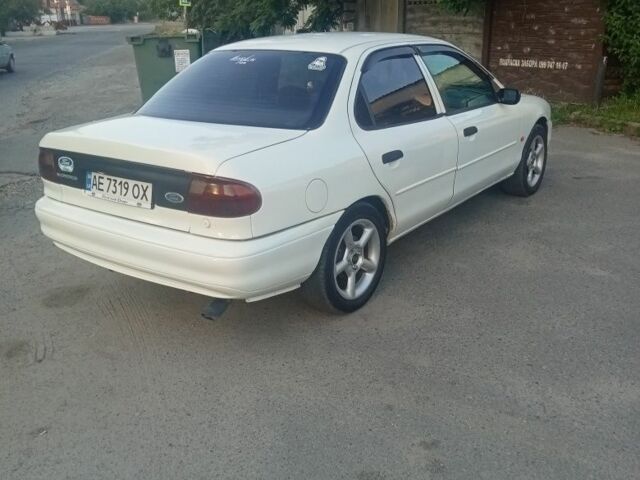 Белый Форд Мондео, объемом двигателя 2 л и пробегом 378 тыс. км за 1700 $, фото 3 на Automoto.ua