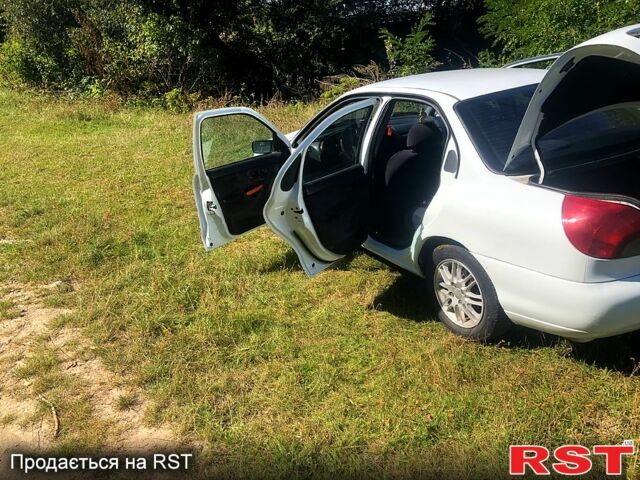 Білий Форд Мондео, об'ємом двигуна 2.5 л та пробігом 223 тис. км за 1800 $, фото 6 на Automoto.ua