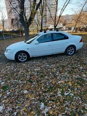 Белый Форд Мондео, объемом двигателя 1.8 л и пробегом 170 тыс. км за 3556 $, фото 2 на Automoto.ua