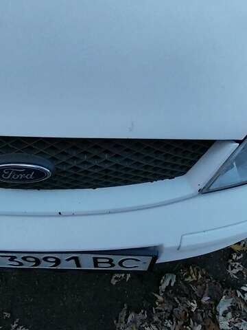 Белый Форд Мондео, объемом двигателя 1.8 л и пробегом 170 тыс. км за 3556 $, фото 6 на Automoto.ua