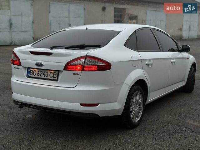 Белый Форд Мондео, объемом двигателя 1.8 л и пробегом 385 тыс. км за 5600 $, фото 7 на Automoto.ua