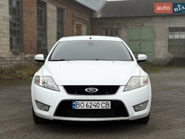 Белый Форд Мондео, объемом двигателя 1.8 л и пробегом 385 тыс. км за 5600 $, фото 5 на Automoto.ua