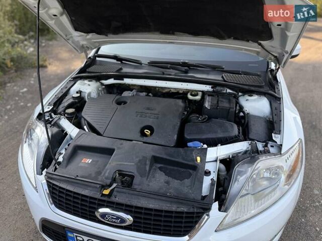 Белый Форд Мондео, объемом двигателя 1.8 л и пробегом 385 тыс. км за 5600 $, фото 22 на Automoto.ua