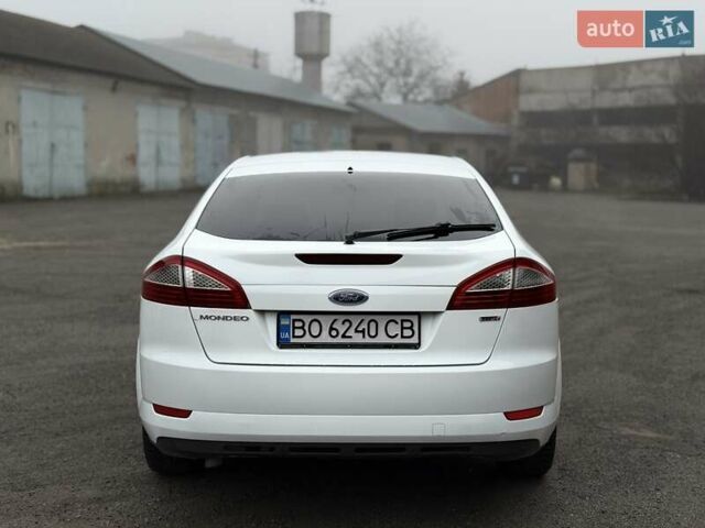 Белый Форд Мондео, объемом двигателя 1.8 л и пробегом 385 тыс. км за 5600 $, фото 6 на Automoto.ua