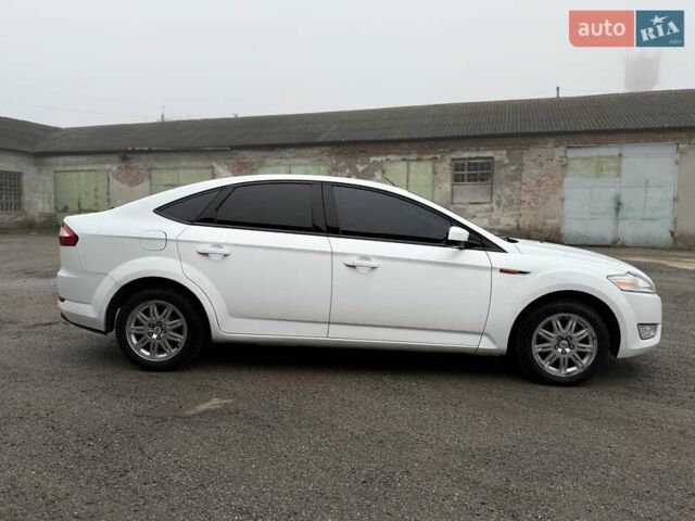 Белый Форд Мондео, объемом двигателя 1.8 л и пробегом 385 тыс. км за 5600 $, фото 3 на Automoto.ua