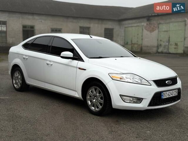Белый Форд Мондео, объемом двигателя 1.8 л и пробегом 385 тыс. км за 5600 $, фото 1 на Automoto.ua
