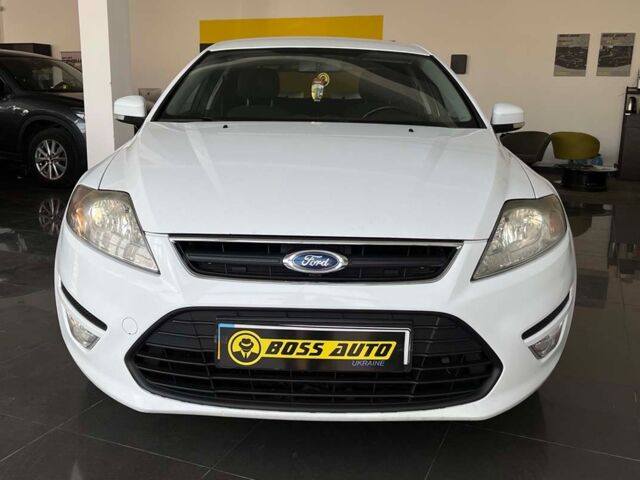 Белый Форд Мондео, объемом двигателя 2 л и пробегом 135 тыс. км за 8800 $, фото 1 на Automoto.ua