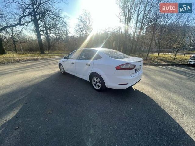 Белый Форд Мондео, объемом двигателя 1.6 л и пробегом 278 тыс. км за 6700 $, фото 9 на Automoto.ua