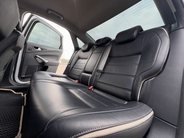 Белый Форд Мондео, объемом двигателя 2 л и пробегом 179 тыс. км за 8450 $, фото 5 на Automoto.ua