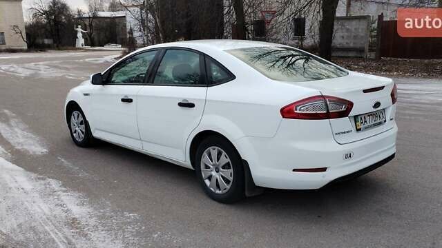 Білий Форд Мондео, об'ємом двигуна 1.6 л та пробігом 177 тис. км за 7000 $, фото 3 на Automoto.ua
