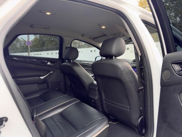 Белый Форд Мондео, объемом двигателя 2 л и пробегом 179 тыс. км за 8450 $, фото 7 на Automoto.ua