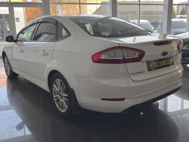 Белый Форд Мондео, объемом двигателя 2 л и пробегом 135 тыс. км за 8800 $, фото 4 на Automoto.ua