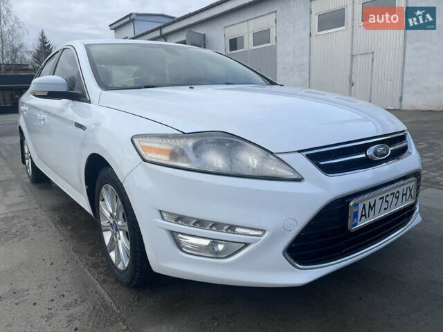 Белый Форд Мондео, объемом двигателя 2 л и пробегом 270 тыс. км за 8200 $, фото 2 на Automoto.ua