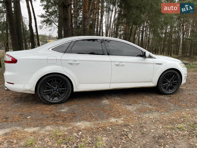 Білий Форд Мондео, об'ємом двигуна 2 л та пробігом 179 тис. км за 8600 $, фото 1 на Automoto.ua
