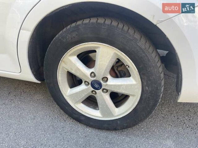 Белый Форд Мондео, объемом двигателя 1.6 л и пробегом 278 тыс. км за 6700 $, фото 13 на Automoto.ua