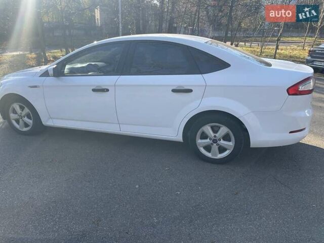 Белый Форд Мондео, объемом двигателя 1.6 л и пробегом 278 тыс. км за 6700 $, фото 12 на Automoto.ua