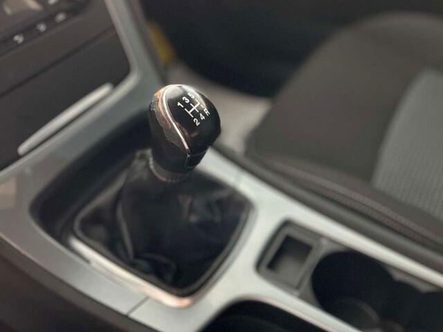 Белый Форд Мондео, объемом двигателя 2 л и пробегом 135 тыс. км за 8800 $, фото 15 на Automoto.ua