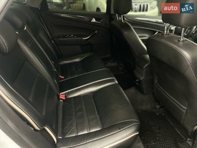 Білий Форд Мондео, об'ємом двигуна 2 л та пробігом 212 тис. км за 7800 $, фото 21 на Automoto.ua