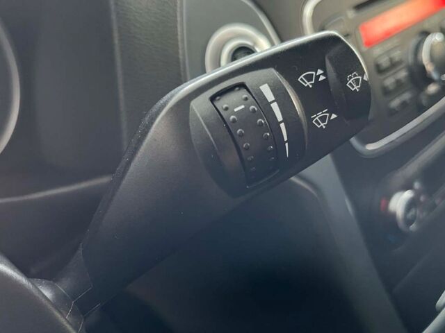 Белый Форд Мондео, объемом двигателя 2 л и пробегом 135 тыс. км за 8800 $, фото 17 на Automoto.ua