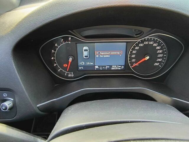 Білий Форд Мондео, об'ємом двигуна 2 л та пробігом 176 тис. км за 8000 $, фото 3 на Automoto.ua