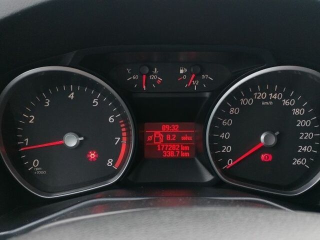 Білий Форд Мондео, об'ємом двигуна 1.6 л та пробігом 177 тис. км за 7000 $, фото 15 на Automoto.ua