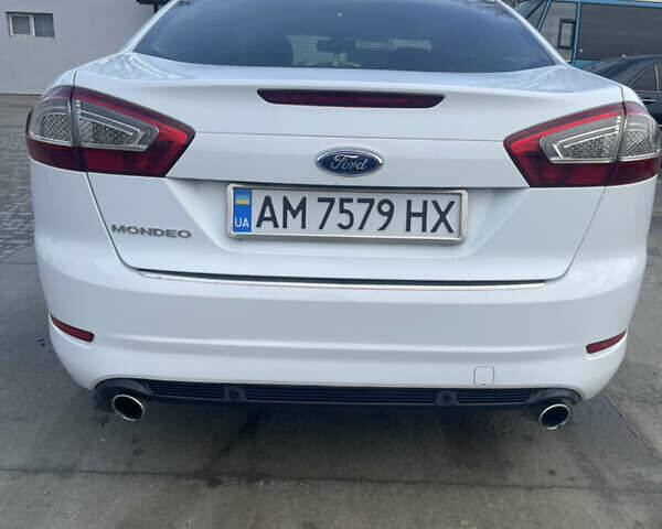 Белый Форд Мондео, объемом двигателя 2 л и пробегом 270 тыс. км за 8200 $, фото 5 на Automoto.ua