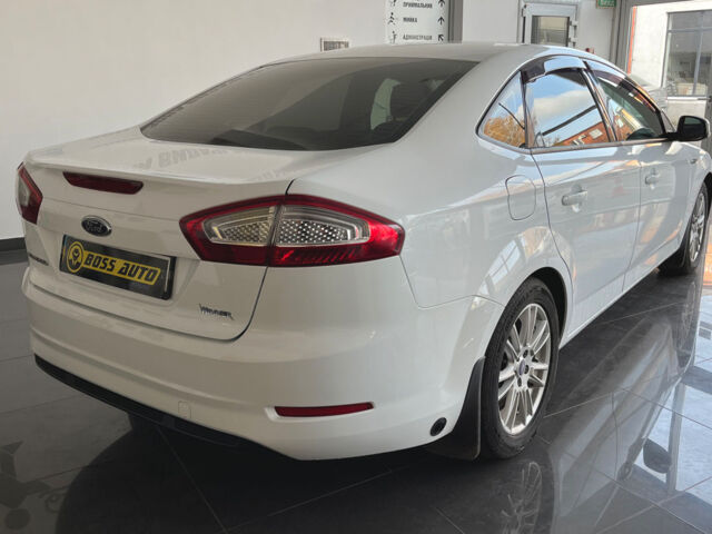 Белый Форд Мондео, объемом двигателя 2 л и пробегом 135 тыс. км за 8800 $, фото 6 на Automoto.ua