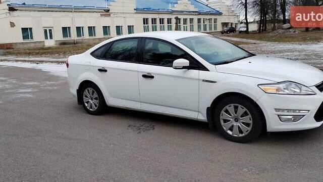 Білий Форд Мондео, об'ємом двигуна 1.6 л та пробігом 177 тис. км за 7000 $, фото 6 на Automoto.ua