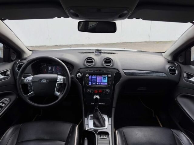 Белый Форд Мондео, объемом двигателя 2 л и пробегом 179 тыс. км за 8450 $, фото 6 на Automoto.ua