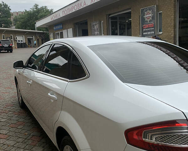 Білий Форд Мондео, об'ємом двигуна 2 л та пробігом 217 тис. км за 6500 $, фото 5 на Automoto.ua