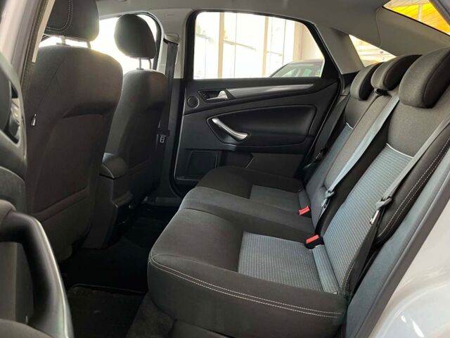 Белый Форд Мондео, объемом двигателя 2 л и пробегом 135 тыс. км за 8800 $, фото 12 на Automoto.ua